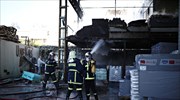 Υπό έλεγχο η φωτιά σε χώρο με οικοδομικά υλικά στην Αργυρούπολη