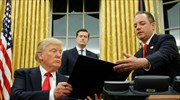 Διάταγμα για την κατάργηση του Obamacare υπέγραψε ο Τραμπ