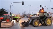 Αποκλεισμένη από αγρότες η Πατρών - Κορίνθου στο ύψος του Αιγίου