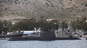 Χειροπέδες σε ναυτικό τουρκικού πλοίου που φωτογράφιζε τον ναύσταθμο Σαλαμίνας