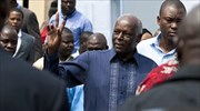 Αποχωρεί τον Αύγουστο ο «αιώνιος» πρόεδρος της Ανγκόλας Ντος Σάντος