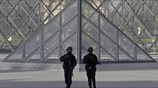 Άνοιξε και πάλι το Λούβρο μετά την επίθεση της Παρασκευής