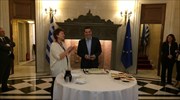 Μαξίμου: Το φλουρί σε Τσακαλώτο και διαπραγμάτευση