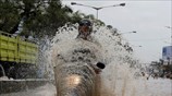 Καταρρακτώδεις βροχές στην Ινδονησία