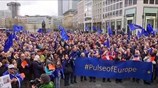 «Pulse of Europe» σε δεκάδες ευρωπαϊκές πόλεις