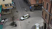 Στοκχόλμη: Ανθρωποκυνηγητό για τον δράστη της επίθεσης με φορτηγό