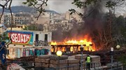 Φωτιά σε εγκαταλελειμμένο βαγόνι του ΗΣΑΠ στο Θησείο