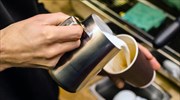 Ηνωμένο Βασίλειο: Εκπτώσεις από καφετέριες σε πελάτες που φέρνουν το φλιτζάνι τους