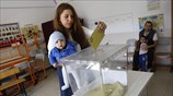Στις κάλπες οι Τούρκοι για το κρίσιμο δημοψήφισμα