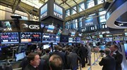 Aρνητικά πρόσημα στη Wall Street, κοντά στο -5% η Goldman Sachs