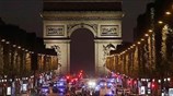 Νεκρός αστυνομικός σε πυροβολισμούς στο Παρίσι