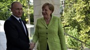 Μέρκελ προς Πούτιν: Να παύσουν οι διώξεις ομοφυλοφίλων στην Τσετσενία