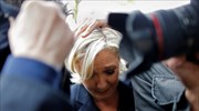 Αβγά κατά Λεπέν στη Βρετάνη