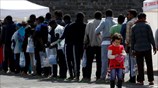 Εκατοντάδες μετανάστες αποβιβάστηκαν στη Σικελία