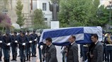 Στη Μητρόπολη Αθηνών προς λαϊκό προσκύνημα η σορός του Κων. Μητσοτάκη