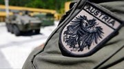 Η Αυστρία αναδιπλώνεται για τον στρατό στα σύνορα