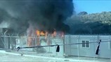 Εξέγερση στη Μόρια - Φωτιές, πετροπόλεμος και χημικά