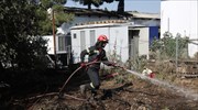 Υπό πλήρη έλεγχο η πυρκαγιά σε εργοστάσιο στα Οινόφυτα