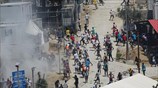 Συμπλοκές μεταναστών - αστυνομικών στη Μόρια