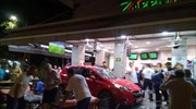 Θεσσαλονίκη: Αυτοκίνητο «μπούκαρε» σε κρεπερί, πέντε τραυματίες