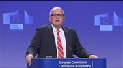 Κομισιόν: Με ενεργοποίηση του άρθρου 7 απειλεί την Πολωνία