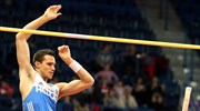 Pole vault champion files lawsuit against Athens Olympic Stadium for injured knee sustained in fall