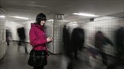 Μόλις το 3% των ενήλικων Ρώσων δεν διαθέτει κινητό τηλέφωνο