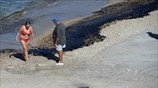 Μαύρες ακτές σε Πειραϊκή και Φρεαττύδα