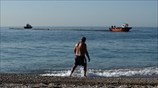 Σε Πειραϊκή και Φρεαττύδα έφτασε η πετρελαιοκηλίδα από το ναυάγιο