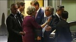 Brexit: Να επιταχύνουν τις συνομιλίες συμφώνησαν Γιούνκερ και Μέι