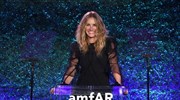 Η Τζούλια Ρόμπερτς τιμήθηκε στο γκαλά του AmfAR