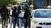ΕΛΑΣ: Όπλα, εκρηκτική ύλη και επιστολικοί φάκελοι στην κατοχή του 29χρονου