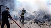 Φωτιά σε σε βιομηχανία χάρτου στο Μενίδι - Ένας τραυματίας