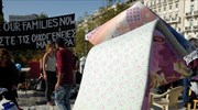 Έληξε η απεργία πείνας των 14 προσφύγων που είχαν κατασκηνώσει στην πλ. Συντάγματος