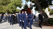 Πολιτικοί και δημοσιογράφοι αποχαιρέτησαν τον Γιάννη Καψή