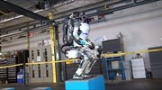«Ακροβατικά» από το ρομπότ Atlas της Boston Dynamics