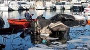 Ημιβυθίστηκε το σκάφος που πήρε φωτιά στη Γλυφάδα