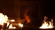 Επιθέσεις με πέτρες και μολότοφ σε διμοιρίες των ΜΑΤ στο Πολυτεχνείο