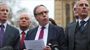 DUP: Καμία συμφωνία που να διαχωρίζει τη Β. Ιρλανδία από τη Μ. Βρετανία