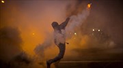 Ιταλία: Καπνογόνα πέταξαν έξω από τα γραφεία της La Repubblica νεοφασίστες