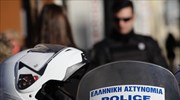 Επίθεση με πέτρες στο εργατικό κέντρο Σαλαμίνας - Έξι προσαγωγές