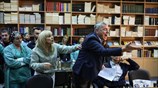 Εισβολή μελών της ΠΟΕΔΗΝ στον Ερυθρό Σταυρό