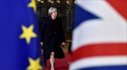 Μέι: Το πρόγραμμα για το Brexit δεν θα εκτροχιαστεί