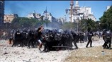 Αργεντινή: Άγριες συγκρούσεις λόγω της μεταρρύθμισης Μάκρι