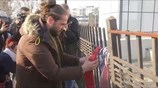 Κόσοβο: Κρέμασαν γραβάτες διαμαρτυρόμενοι για το μισθό του πρωθυπουργού