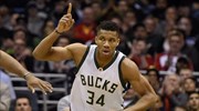 NBA: Πάλεψε μόνος του ο Giannis