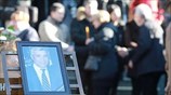 Σερβία: Χιλιάδες στην κηδεία του Όλιβερ Ιβάνοβιτς
