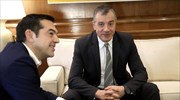 Στο Μέγαρο Μαξίμου έφτασε ο Στ. Θεοδωράκης