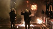 Επιθέσεις με μολότοφ εναντίον διμοιριών ΜΑΤ στα Εξάρχεια