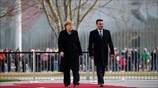 Μέρκελ: Πιο κοντά από ποτέ στη λύση του ονόματος της ΠΓΔΜ